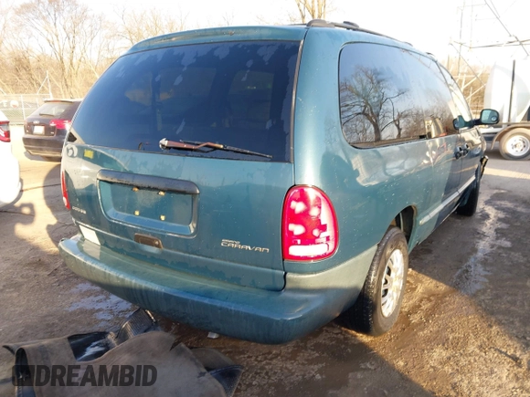 2000 Dodge Grand Caravan with VIN 2B4GP24G2YR761530, listed as a IAAI auction lot 41761127 with 200,000 mi miles and . Bid and sale history available at DreamBid. Image 4.
