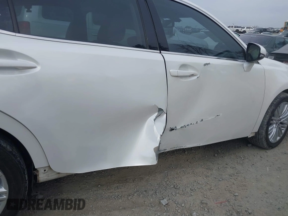 2014 Lexus ES 350 with VIN JTHBK1GG1E2108097, listed as a IAAI auction lot 41718581 with 209,587 mi miles. Bid and sale history available at carsss.com. Image 6.
