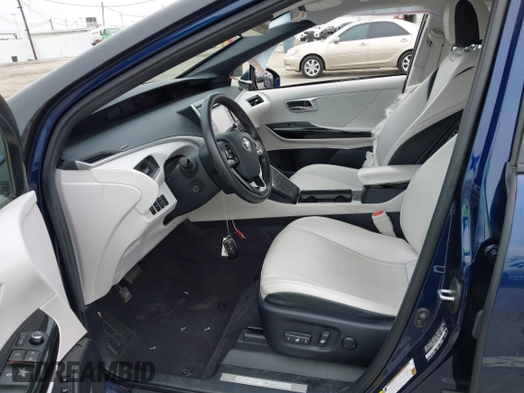2020 Toyota Mirai with VIN JTDBVRBDXLA008183, listed as a IAAI auction lot 42492101 with 28,969 mi miles and . Bid and sale history available at DreamBid. Image 5.