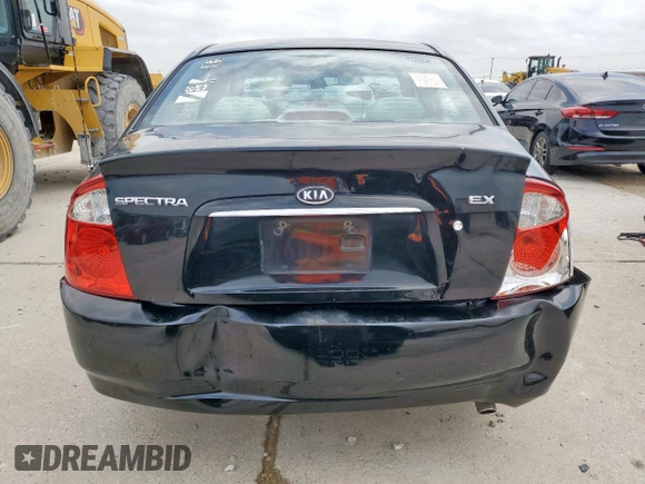 2006 Kia Spectra EX z VIN KNAFE121665281639, wystawiony jako Copart lot #54583825 z przebiegiem 121 167 mil mil oraz Szkoda całkowita • Salvage title. Historia ofert i sprzedaży dostępna na DreamBid. Obrazek 6.