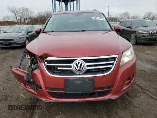 2011 Volkswagen Tiguan SE with VIN WVGBV7AXXBW001845, listed as a Copart auction lot 52414935 with 256,311 mi miles and Salvage Title. Bid and sale history available at DreamBid. Image 5.