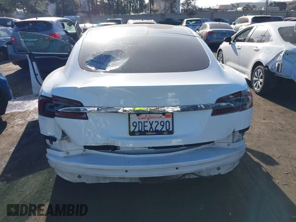 2013 Tesla Model S z VIN 5YJSA1CG0DFP22533, wystawiony jako IAAI lot #42519702 z przebiegiem 168 313 mil mil oraz . Historia ofert i sprzedaży dostępna na DreamBid. Obrazek 17.