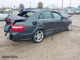 2013 Mercedes-Benz E-Class E 350 Luxury with VIN WDDHF8JB7DA766166, listed as a IAAI auction lot 40853067 with 46,049 mi miles. Bid and sale history available at carsss.com. Image 4.