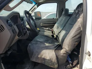 2010 Ford F-250 z VIN 1FTNF2A59AEB28302, wystawiony jako Copart lot #52718485 z przebiegiem 526 431 mil mil oraz Szkoda całkowita • Salvage title. Historia ofert i sprzedaży dostępna na DreamBid. Obrazek 7.