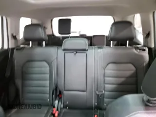 2024 Volkswagen Atlas SEL with VIN 1V2BR2CA1RC516585, listed as a Copart auction lot 44335095 with 17,611 mi miles and Clean title. Bid and sale history available at DreamBid. Image 10.