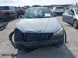 2015 BMW X1 sDrive28i with VIN WBAVM1C56FV314381, listed as a IAAI auction lot 41961245 with 68,182 mi miles. Bid and sale history available at carsss.com. Image 13.