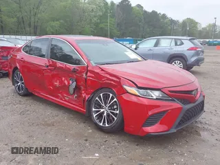 2019 Toyota Camry LE z VIN 4T1B11HK7KU167545, wystawiony jako IAAI lot #41982892 z przebiegiem 98 056 mil mil oraz . Historia ofert i sprzedaży dostępna na DreamBid. Obrazek 1.