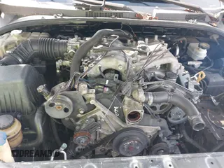 2006 Kia Sorento LX z VIN KNDJD733565594023, wystawiony jako IAAI lot #42375621 z przebiegiem 129 468 mil mil oraz . Historia ofert i sprzedaży dostępna na DreamBid. Obrazek 10.