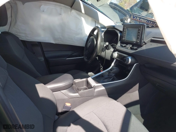2022 Toyota RAV4 XLE with VIN 2T3W1RFVXNW201664, listed as a IAAI auction lot 41781586 with 59,236 mi miles. Bid and sale history available at carsss.com. Image 5.