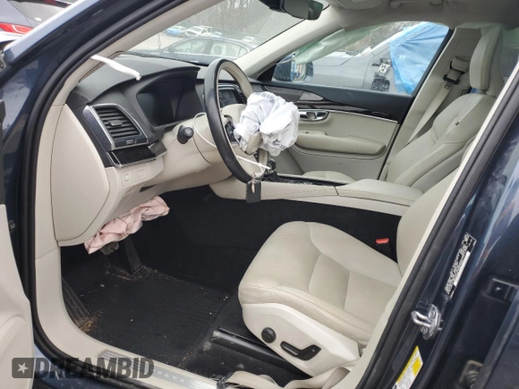 2019 Volvo XC90 Momentum with VIN YV4A22PK4K1472889, listed as a Copart auction lot 44148085 with 85,157 mi miles and Salvage Title. Bid and sale history available at carsss.com. Image 7.