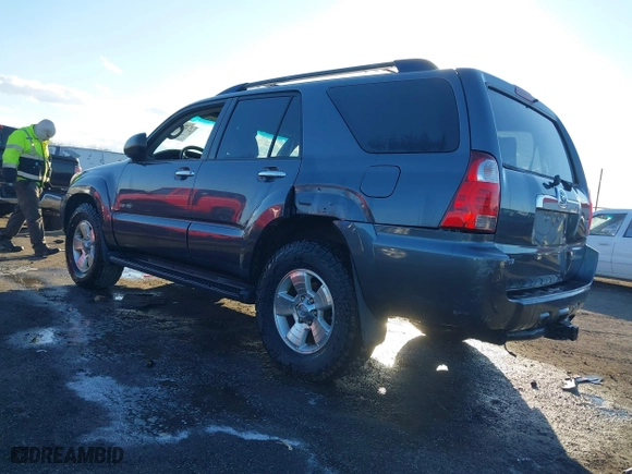 2007 Toyota 4Runner SR5 with VIN JTEBU14R870118007, listed as a IAAI auction lot 41380192 with 207,669 mi miles. Bid and sale history available at carsss.com. Image 3.