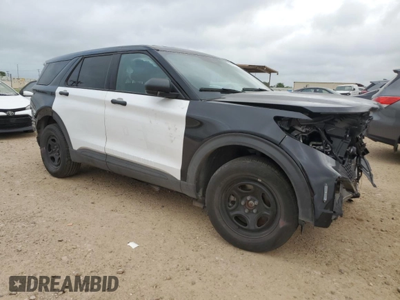 2024 Ford Police Interceptor Utility z VIN 1FM5K8AB2RGA27330, wystawiony jako Copart lot #54846175 z przebiegiem 17 338 mil mil oraz Szkoda całkowita • Salvage title. Historia ofert i sprzedaży dostępna na DreamBid. Obrazek 4.