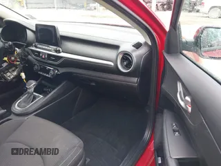 2019 Kia Forte LXS z VIN 3KPF24AD6KE084266, wystawiony jako IAAI lot #41566565 z przebiegiem 70 512 mil mil oraz . Historia ofert i sprzedaży dostępna na DreamBid. Obrazek 5.