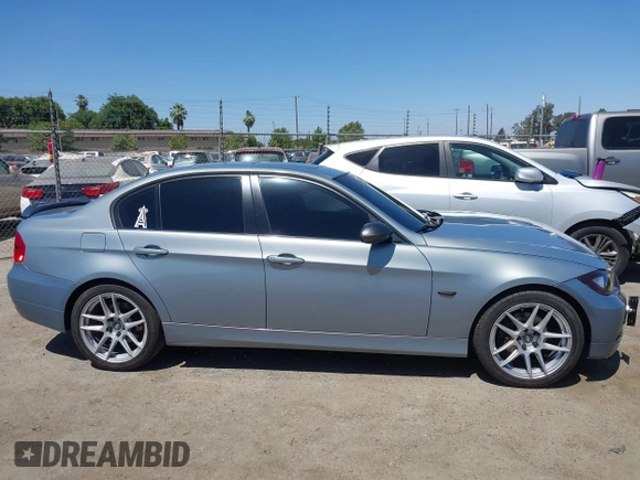 2007 BMW 3 Series 328xi z VIN WBAVC73587KP33390, wystawiony jako IAAI lot #42465688 z przebiegiem 144 423 mil mil oraz . Historia ofert i sprzedaży dostępna na DreamBid. Obrazek 13.