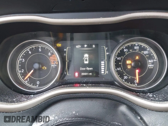 2016 Jeep Cherokee Latitude z VIN 1C4PJMCB6GW345413, wystawiony jako IAAI lot #41216995 z przebiegiem 254 311 mil mil oraz . Historia ofert i sprzedaży dostępna na DreamBid. Obrazek 7.