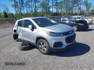 2021 Chevrolet Trax LS with VIN KL7CJKSB7MB306320, listed as a IAAI auction lot 40602503 with 1 mi miles. Bid and sale history available at carsss.com. Image 1.