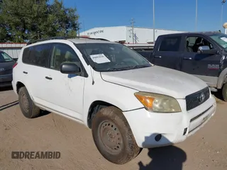 2007 Toyota RAV4 with VIN JTMZD33V475075446, listed as a IAAI auction lot 40643030 with 175,216 mi miles. Bid and sale history available at carsss.com. Image 1.