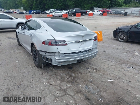 2017 Tesla Model S 100D с VIN 5YJSA1E28HF199687, выставлен на аукционе IAAI как лот 42353657 с пробегом 68 533 миль миль и . История ставок и продаж доступна на DreamBid. Изображение 3.