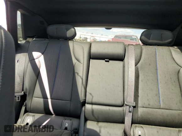 2024 Cadillac LYRIQ Sport z VIN 1GYKPWRK3RZ126481, wystawiony jako Copart lot #49578335 z przebiegiem 3 553 mil mil oraz Czysty tytuł • Clean title. Historia ofert i sprzedaży dostępna na DreamBid. Obrazek 10.