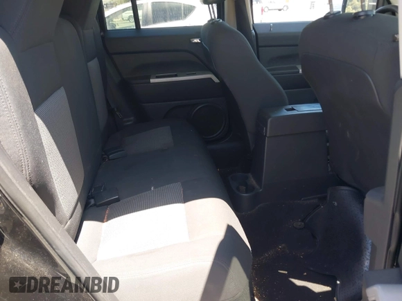 2008 Jeep Patriot Sport with VIN 1J8FF28W58D547405, listed as a IAAI auction lot 42201516 with 130,818 mi miles. Bid and sale history available at carsss.com. Image 8.