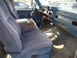 1985 Ford F-250 z VIN 1FTHX25L8FKA37064, wystawiony jako IAAI lot #42373947 z przebiegiem 12 428 mil mil oraz . Historia ofert i sprzedaży dostępna na DreamBid. Obrazek 5.