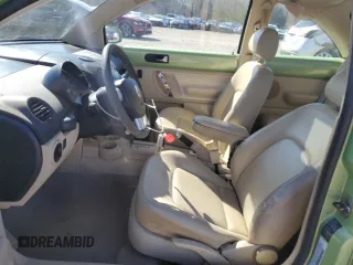 2003 Volkswagen Beetle GLS z VIN 3VWCK21C23M413421, wystawiony jako Copart lot #47252865 z przebiegiem 123 840 mil mil oraz Tytuł czysty. Historia ofert i sprzedaży dostępna na DreamBid. Obrazek 7.