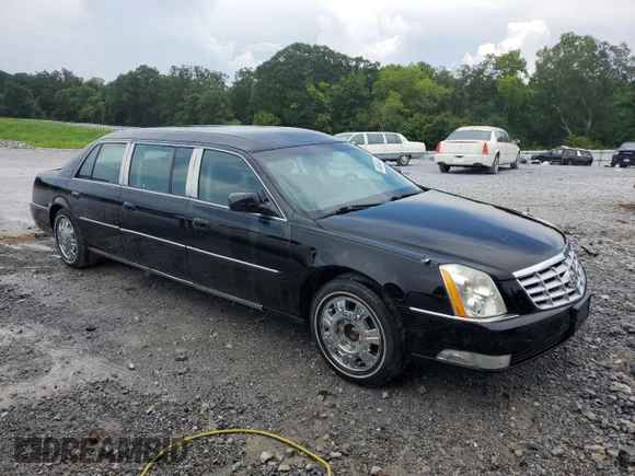 2011 Cadillac DTS Professional Limousine z VIN 1GE9K9C64BU550391, wystawiony jako Copart lot #64966434 z przebiegiem 54 121 mil mil oraz Tytuł czysty. Historia ofert i sprzedaży dostępna na DreamBid. Obrazek 4.