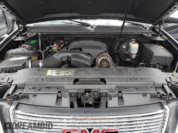 2008 GMC Yukon SLT w/4SB with VIN 1GKFK13028R120139, listed as a Copart auction lot 84847694 with 273,431 mi miles and Salvage Title. Bid and sale history available at carsss.com. Image 12.