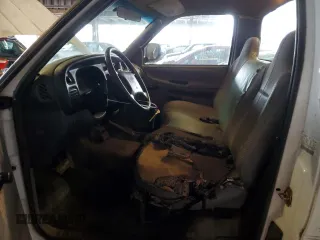 2000 Dodge Ram 2500 with VIN 3B7KC26Z8YM240570, listed as a Copart auction lot 84755344 with 133,104 mi miles and Clean Title. Bid and sale history available at carsss.com. Image 7.