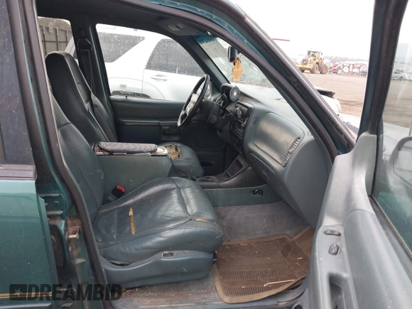 1998 Mercury Mountaineer с VIN 4M2ZU52P6WUJ37166, выставлен на аукционе IAAI как лот 40711982 с пробегом 305 955 миль миль и . История ставок и продаж доступна на DreamBid. Изображение 5.