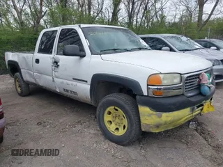 2002 GMC Sierra 2500HD SLE with VIN 1GTHC23U22F210703, listed as a IAAI auction lot 42040739 with 147,788 mi miles and . Bid and sale history available at DreamBid. Image 1.