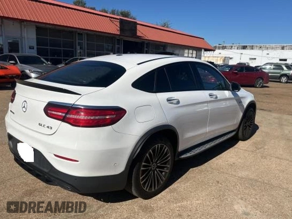 2019 Mercedes-Benz GLC with VIN WDC0J6EB1KF532622, listed as a Copart auction lot 82469304 with 56,211 mi miles and Clean Title. Bid and sale history available at carsss.com. Image 4.