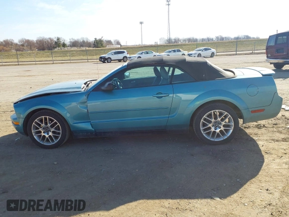 2008 Ford Mustang Deluxe with VIN 1ZVHT84N785153405, listed as a IAAI auction lot 41800507 with 141,496 mi miles and . Bid and sale history available at DreamBid. Image 13.