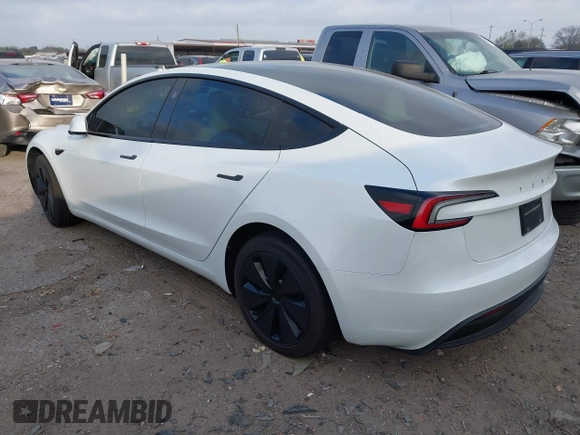 2024 Tesla Model 3 z VIN 5YJ3E1EA7RF866167, wystawiony jako IAAI lot #41785785 z przebiegiem 4 607 mil mil oraz . Historia ofert i sprzedaży dostępna na DreamBid. Obrazek 3.