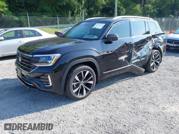 2024 Volkswagen Atlas SEL Premium R-Line with VIN 1V2FR2CA2RC598392, listed as a IAAI auction lot 42418130 with 5,007 mi miles and . Bid and sale history available at DreamBid. Image 20.