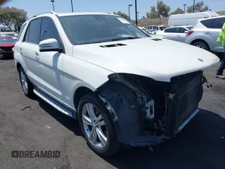 2013 Mercedes-Benz M 350 with VIN 4JGDA5JB3DA202032, listed as a IAAI auction lot 42560027 with 117,355 mi miles and . Bid and sale history available at DreamBid. Image 1.