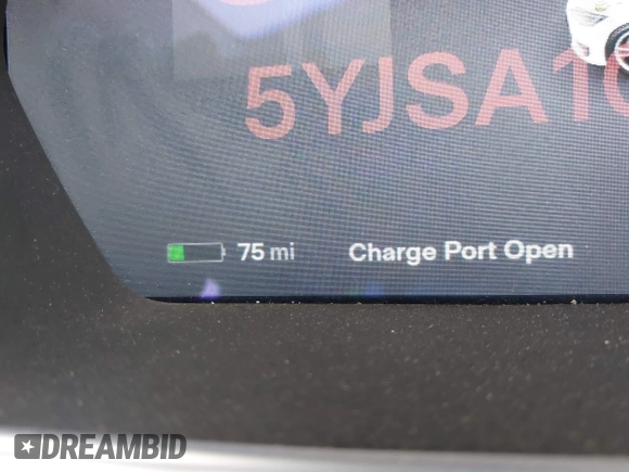 2013 Tesla Model S Performance z VIN 5YJSA1CP9DFP20778, wystawiony jako IAAI lot #42511532 z przebiegiem Nie podano mil oraz . Historia ofert i sprzedaży dostępna na DreamBid. Obrazek 18.