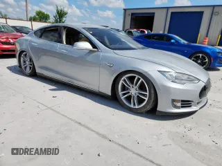 2013 Tesla Model S with VIN 5YJSA1CG5DFP03704, listed as a Copart auction lot 65143565 with Not provided miles and Clean title. Bid and sale history available at DreamBid. Image 4.