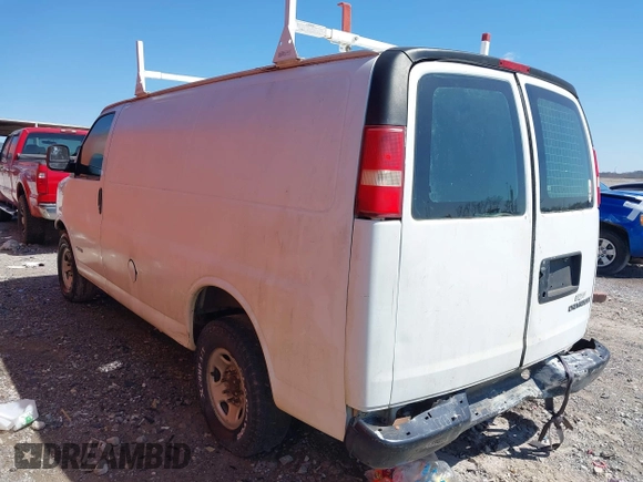 2008 Chevrolet Express Cargo Van with VIN 1GCGG25CX81172230, listed as a IAAI auction lot 41679407 with 1 mi miles. Bid and sale history available at carsss.com. Image 3.