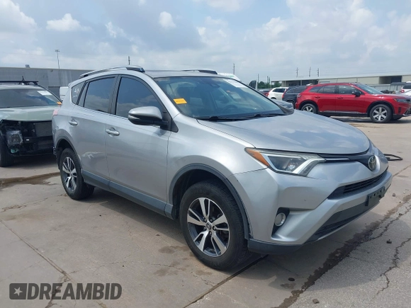 2018 Toyota RAV4 XLE z VIN JTMWFREV5JJ202927, wystawiony jako IAAI lot #42111306 z przebiegiem 118 385 mil mil oraz . Historia ofert i sprzedaży dostępna na DreamBid. Obrazek 1.