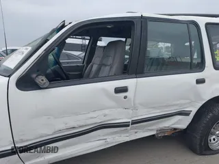 1992 Ford Explorer XL z VIN 1FMDU32X3NUD22144, wystawiony jako IAAI lot #42355356 z przebiegiem 107 047 mil mil oraz . Historia ofert i sprzedaży dostępna na DreamBid. Obrazek 6.