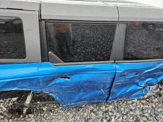 2021 Ford Bronco z VIN 1FMEE5DPXMLB01431, wystawiony jako Copart lot #59192915 z przebiegiem Nie podano mil oraz Nie do naprawy • Non repairable. Historia ofert i sprzedaży dostępna na DreamBid. Obrazek 10.