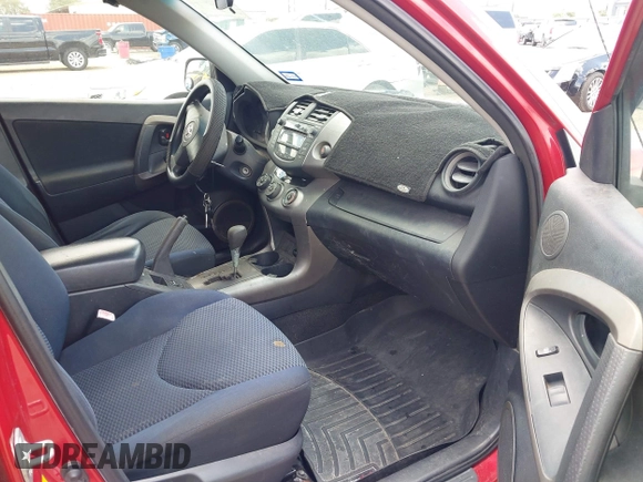 2007 Toyota RAV4 Sport z VIN JTMBD32V075089735, wystawiony jako IAAI lot #42448493 z przebiegiem 183 051 mil mil oraz . Historia ofert i sprzedaży dostępna na DreamBid. Obrazek 5.
