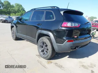 2019 Jeep Cherokee Latitude z VIN 1C4PJMCX2KD473275, wystawiony jako IAAI lot #42276497 z przebiegiem 123 117 mil mil oraz . Historia ofert i sprzedaży dostępna na DreamBid. Obrazek 3.