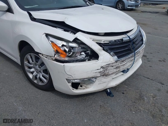 2013 Nissan Altima 2.5 SL with VIN 1N4AL3AP4DC273073, listed as a IAAI auction lot 41915963 with 194,475 mi miles. Bid and sale history available at carsss.com. Image 6.