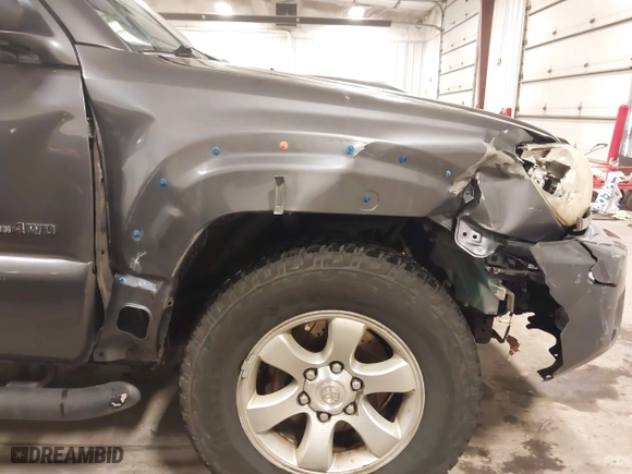 2006 Toyota 4Runner SR5 with VIN JTEBU14RX68061714, listed as a IAAI auction lot 41430786 with 206,629 mi miles. Bid and sale history available at carsss.com. Image 6.