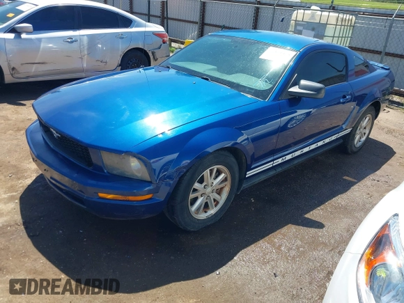 2008 Ford Mustang Deluxe with VIN 1ZVHT80N185198460, listed as a IAAI auction lot 42171425 with 135,024 mi miles and . Bid and sale history available at DreamBid. Image 18.