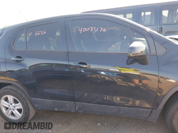 2020 Chevrolet Trax LS with VIN KL7CJNSB8LB016636, listed as a IAAI auction lot 40073176 with 49,089 mi miles. Bid and sale history available at carsss.com. Image 13.