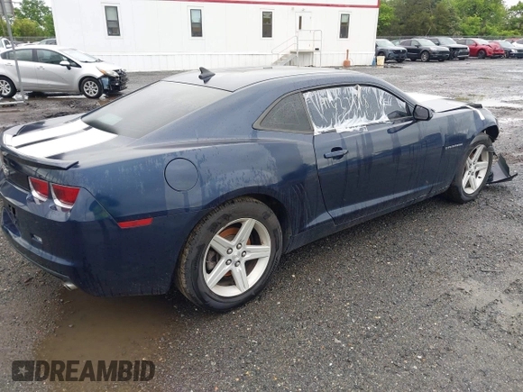 2012 Chevrolet Camaro 1LT z VIN 2G1FB1E37C9164846, wystawiony jako IAAI lot #41627778 z przebiegiem 105 108 mil mil oraz . Historia ofert i sprzedaży dostępna na DreamBid. Obrazek 4.