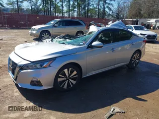 2019 Nissan Altima 2.5 SL with VIN 1N4BL4EV0KC156204, listed as a IAAI auction lot 41663798 with 131,117 mi miles. Bid and sale history available at carsss.com. Image 2.